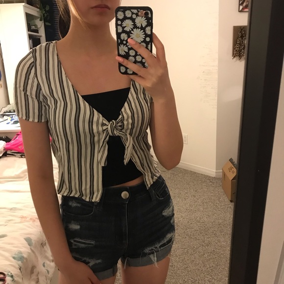 front tie top - Picture 2 of 4